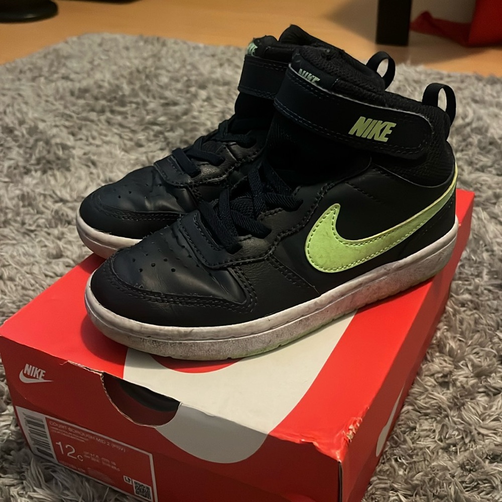 NIKE SHOES